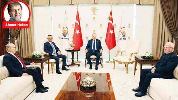Erdoğan ve Özel’e ayak uydurmakta kimler zorluk çekiyor