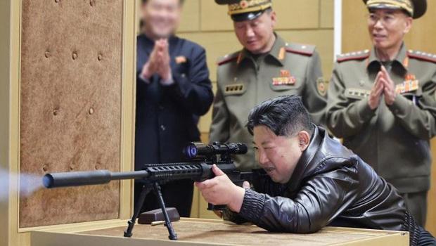 Kim Jong-Un’dan deneme atışı: Hedefi 12’den vurdu