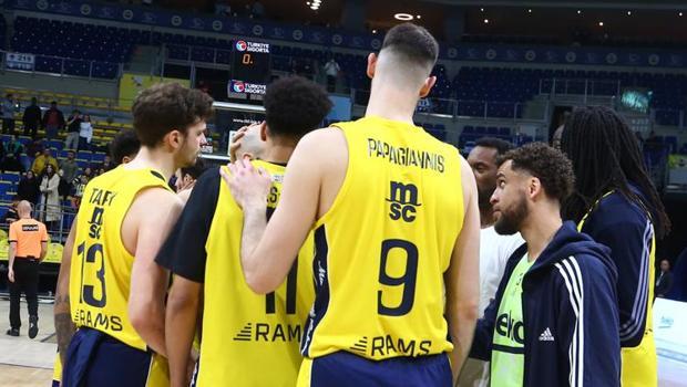 Fenerbahçe, Onvo Büyükçekmece Basketbol'u 2 sayıyla devirdi!