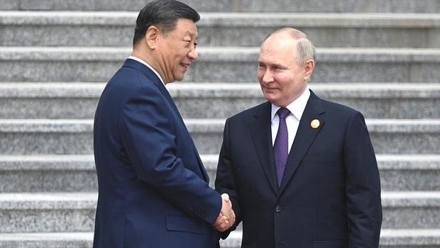Tüm gözler Pekin'de: Putin ve Xi bir araya geldi
