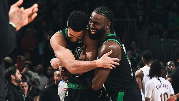 Boston Celtics art arda 3. kez konferans finalinde!
