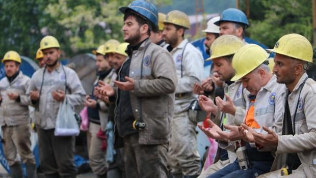 Zonguldak'taki grizu patlamasında hayatını kaybeden 30 madenci anıldı