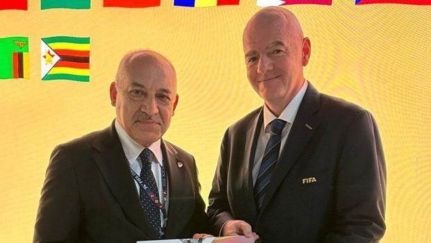 TFF Başkanı Mehmet Büyükekşi, FIFA Başkanı Infantino ile görüştü