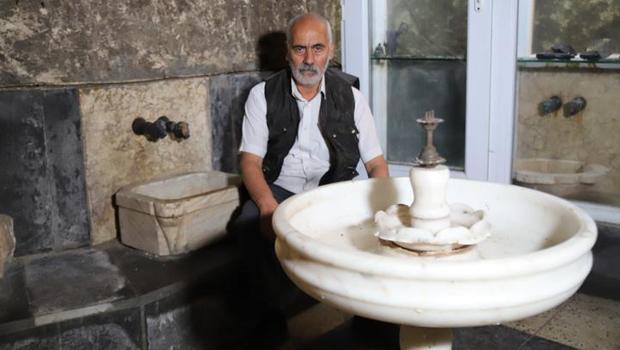 Gaziantep'te müzeye çevirdiği evinin altında binlerce yıllık mağara leşfetti