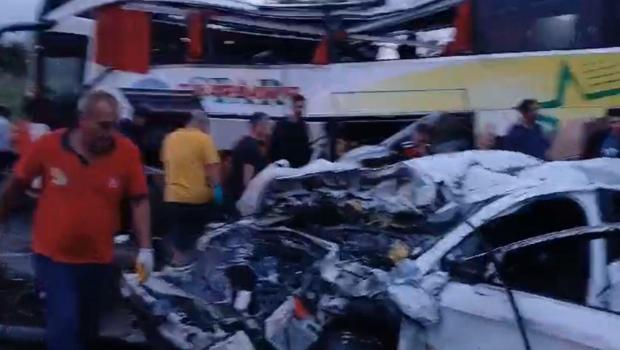 Son dakika... Mersin'de feci kaza: 10 kişi hayatını kaybetti, 39 yaralı