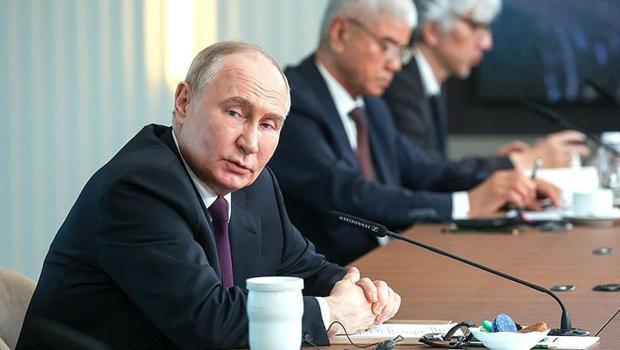 Putin’den açık açık tehdit! ‘Gerekirse biz de batının düşmanlarını silahlandırırız’