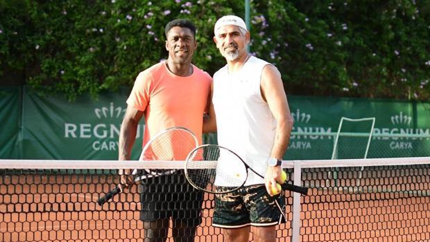 İsmet Taşdemir, Clarence Seedorf'la tenis oynadı