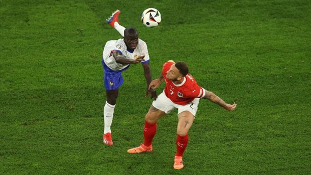 Avusturya - Fransa maçında ekranlara yansımayan görüntüler