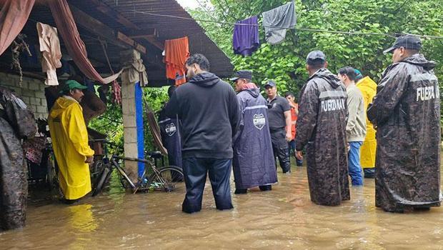El Salvador’da sel ve toprak kayması can aldı: 11 ölü