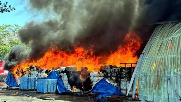 Tekirdağ'da tekstil fabrikasında yangın: Müdahale ediliyor