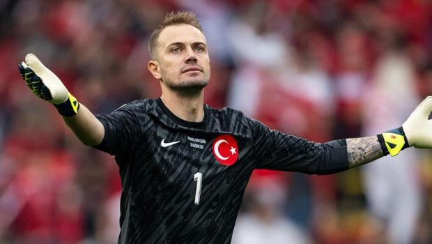 Beşiktaş'ta van Bronckhorst, Mert Günok'a hayran kaldı