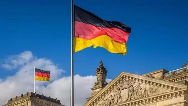 Almanya'da 3 kişi casusluk şüphesiyle tutuklandı