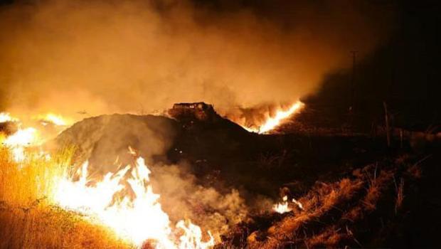 Şırnak'ta yürekler ağza geldi: Anız yangını 7 köyü etkiledi, söndürme çalışması sürüyor
