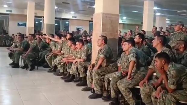 Azerbaycan askerlerinden A Milli Takım'a büyük destek