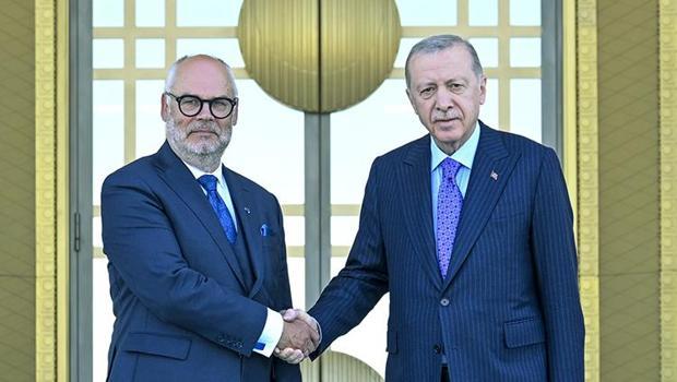 Erdoğan, Alar Karis'i resmi törenle karşıladı