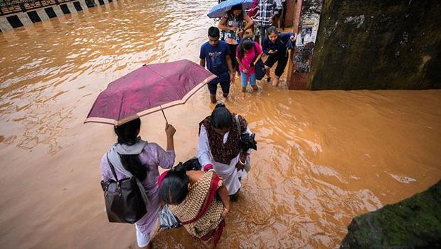 Hindistan'da aşırı yağışların yol açtığı selde 11 kişi öldü
