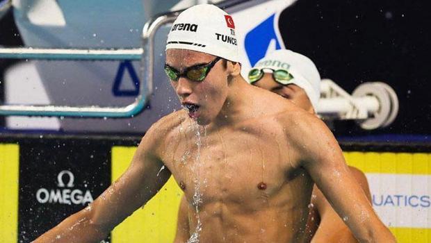 Milli yüzücü Kuzey Tunçelli'den tarihi başarı! Dünya gençler rekoru ve art arda ikinci kez Avrupa şampiyonluğu...