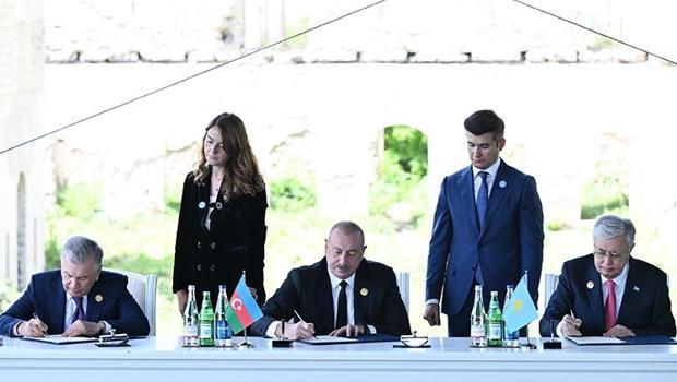TDT Devlet Başkanları Gayrıresmi Zirvesi'nde Karabağ Deklarasyonu imzalandı