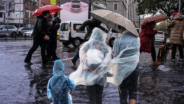 İstanbullular dikkat! AKOM saat vererek yağış uyarısında bulundu