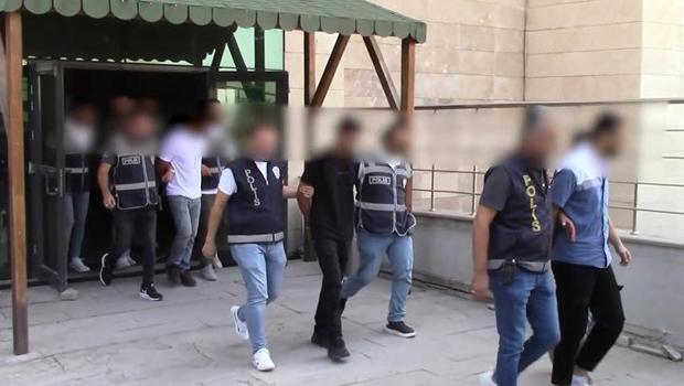 Tel örgülerin atlayıp Elazığ Açık Cezaevi'ne girerek bir kişiyi vurup kaçmıştı! 5 kişi tutuklandı
