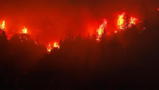 California’nın en büyük orman yangını: 26 bin dönümden fazla alan kül oldu