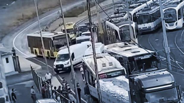 İETT otobüsü TIR'a çarptı: Yaralılar var
