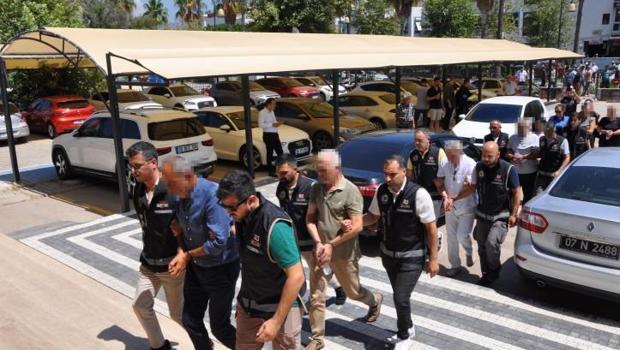 Antalya'da tapu müdürlüğü operasyonunda 5 şüpheli tutuklandı