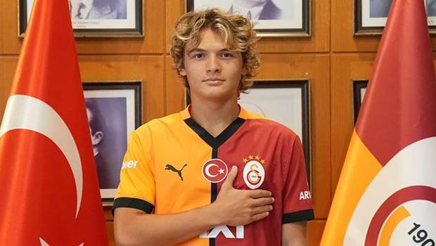 Galatasaray'da Efe Akman imzayı attı!