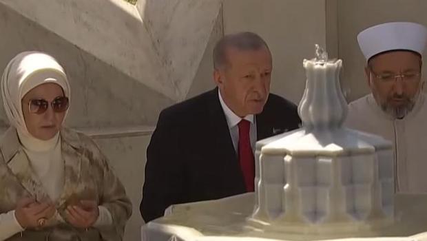 Cumhurbaşkanı Erdoğan, 15 Temmuz Şehitler Makamı'nı ziyaret ediyor