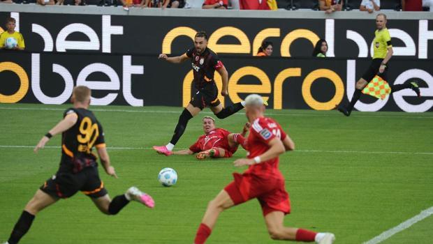 Galatasaray - Fortuna Düsseldorf maçından ekranlara yansımayanlar