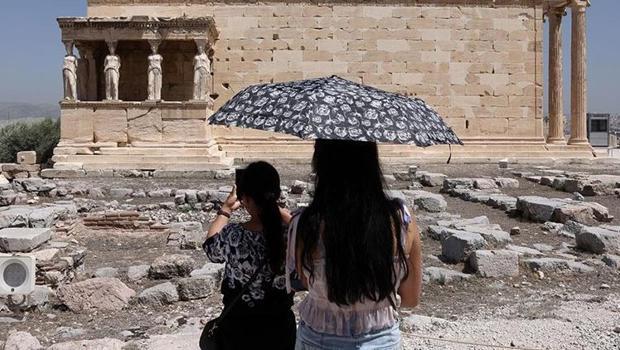 Akropolis aşırı sıcak nedeniyle ziyarete kapatıldı