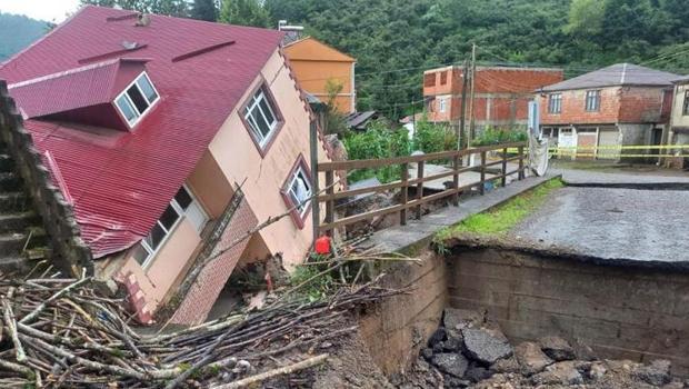 Giresun'da şiddetli yağışlar: 1 ev yıkıldı, 4 ev tedbir amaçlı boşaltıldı