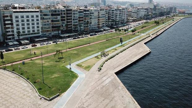 İzmir'de kavurucu sıcaklık! Sokaklar bomboş kaldı