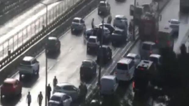 İstanbul'da 10 aracın karıştığı zincirleme kaza: Yaralılar var
