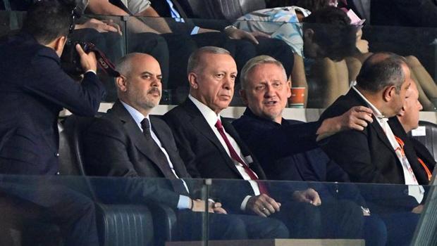 Cumhurbaşkanı Recep Tayyip Erdoğan, Başakşehir - La Fiorita maçını izledi