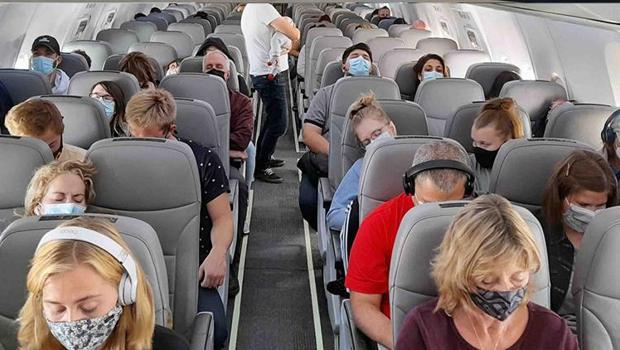 Havada büyük panik! Mürettebat bir anda kusmaya başladı, yolcular maske istedi: İlk açıklama ‘biyolojik tehlike’