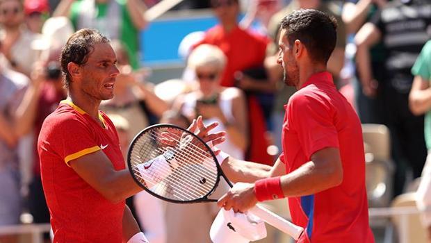 Novak Djokovic, Rafel Nadal'ı geçip 2. tura çıktı
