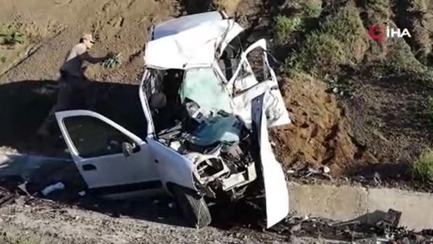 Erzurum'da feci kaza! Ambulans ve otomobil çarpıştı: 4 ölü, 1 yaralı