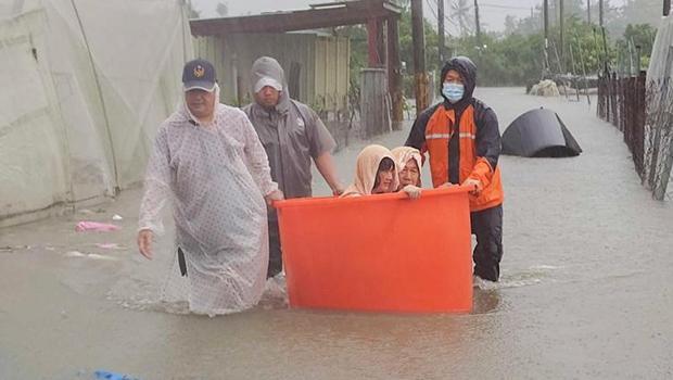 Çin'i vuran Gaemi Tayfunu 30 kişinin hayatını kaybetmesine neden oldu