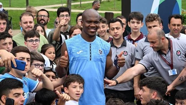 Anthony Nwakaeme, Trabzon'da futbol festivaline katıldı