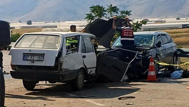 Burdur'da 3 aracın karıştığı kazada 1 kişi hayatını kaybetti, 3 kişi yaralandı