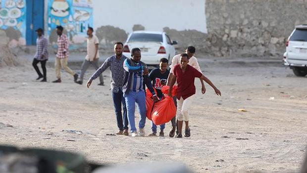 Somali’de bir plaj ve otele düzenlenen saldırıda 32 kişi öldü
