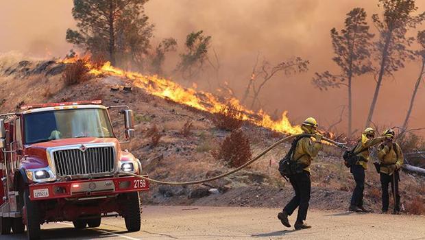 California tarihinin en büyük 4. orman yangını: 400 bin dönümden fazla alan kül oldu