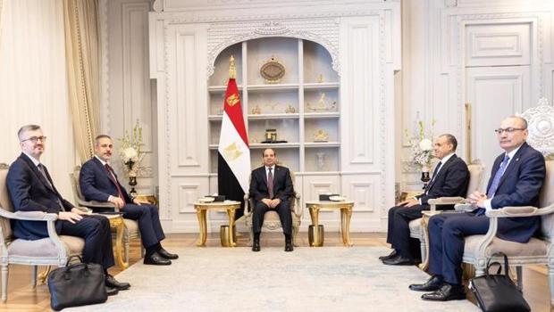 Bakan Fidan, Mısır Cumhurbaşkanı ile bir araya geldi