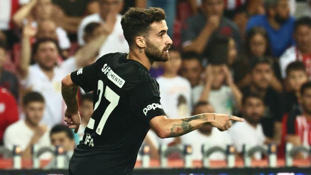 Beşiktaş'ın konuğu Antalyaspor! Yeni transferler ilk kez Dolmabahçe'de...