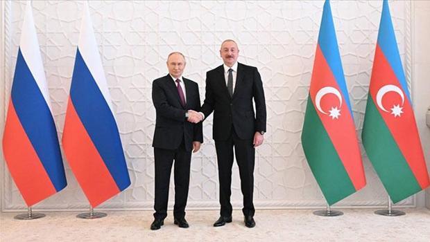 Putin ve Aliyev bir araya geldi