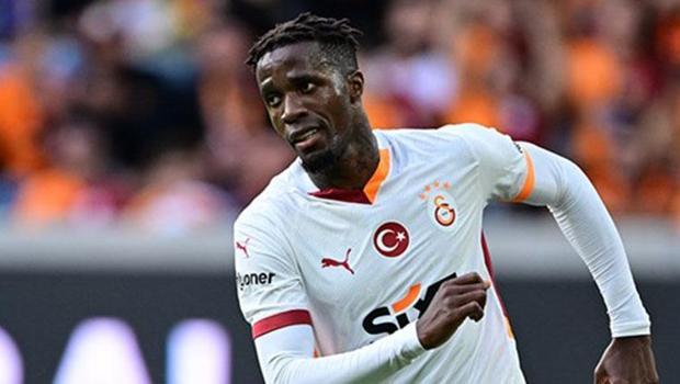 Galatasaray'da geleceği belirsiz olan Wilfried Zaha içini döktü: Bana değil yönetime sorun