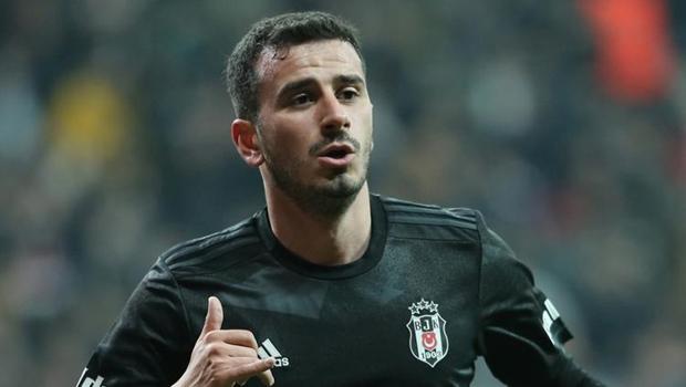 Eski milli futbolcu Oğuzhan Özyakup'tan beklenmedik veda