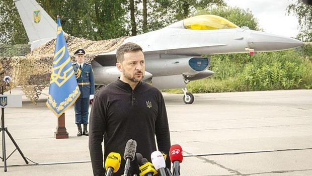 Zelenski F-16 faturasını komutana kesti