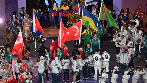 Paris 2024 Paralimpik Oyunları'nda kapanış töreni yapıldı